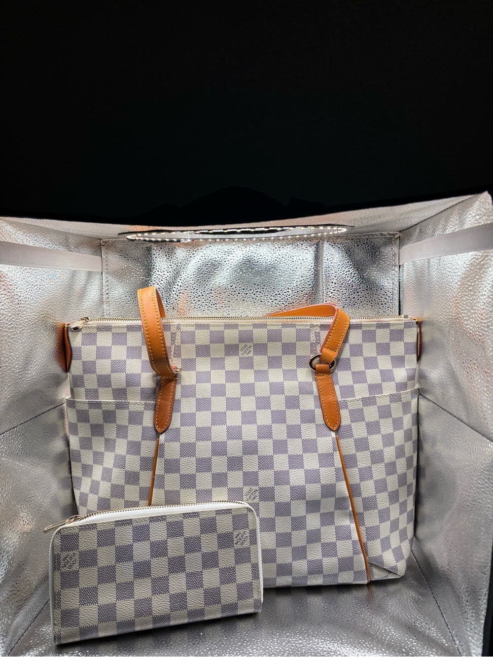 Source Unknown Cream & Tan Checkered Tote with Matching Zip Wallet
